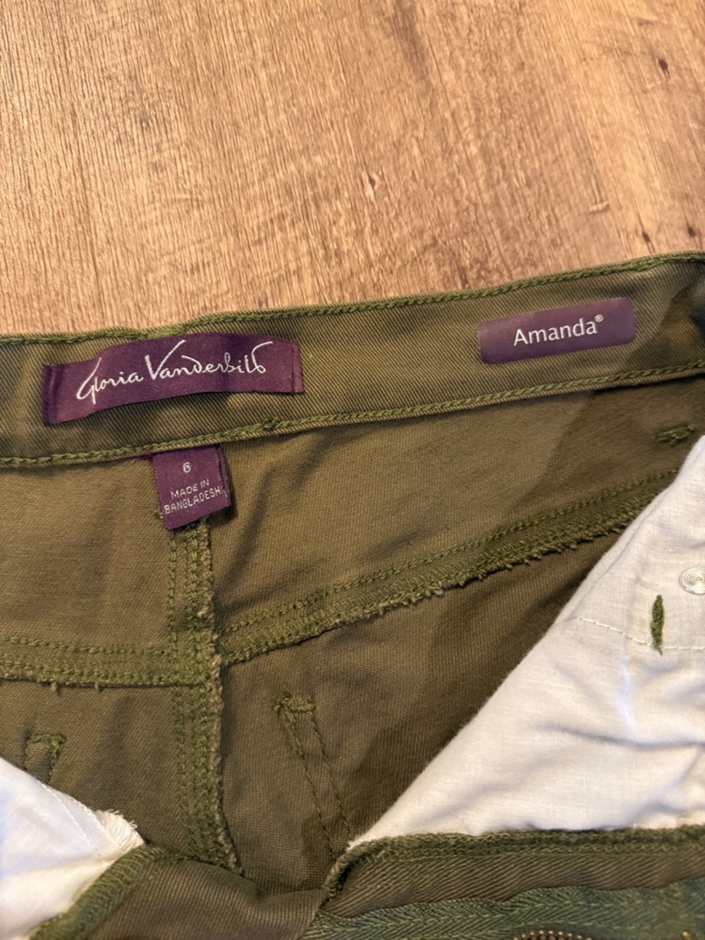 Gloria Vanderbilt Amanda Olive Green Pants - Picture 2 of 4